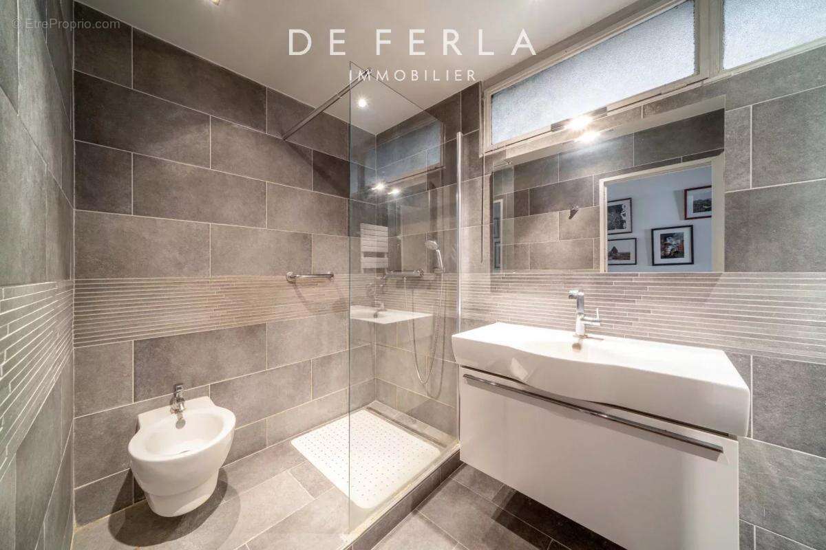 Appartement à PARIS-15E