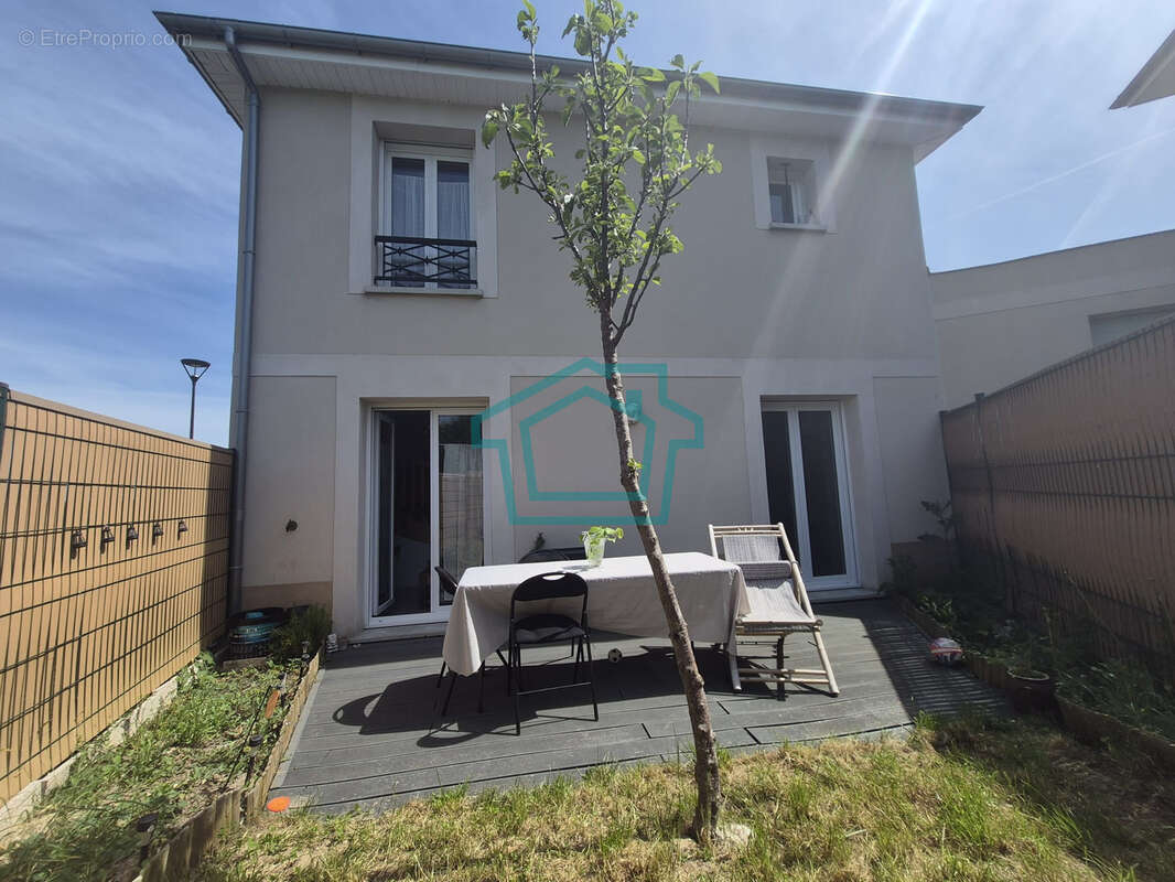 Maison à MONTFORT-L'AMAURY