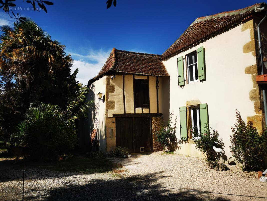Maison à ARMOUS-ET-CAU
