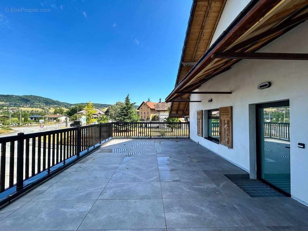 À vendre – Appartement T4 duplex traversant de charme dans une ancienne bâtisse rénovée à Viuz-en-Sallaz - photo 6