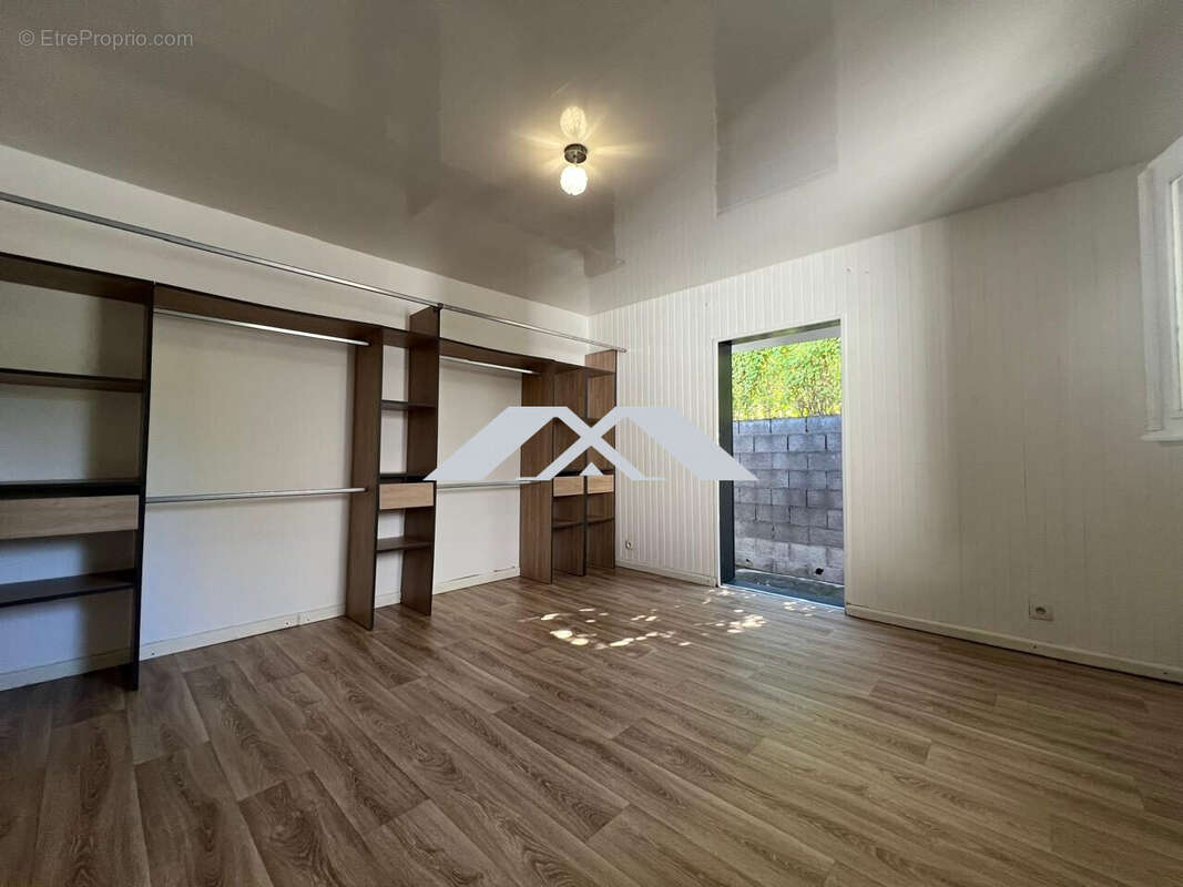 Maison 84 m² à Saint-Joseph  - photo 7