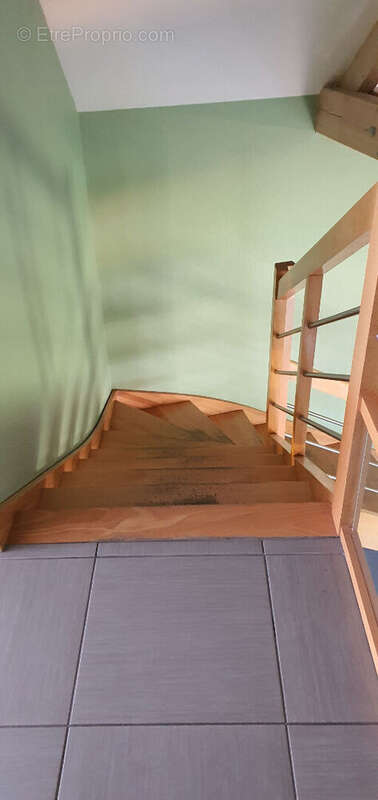 Commerce à MONTCEAU-LES-MINES