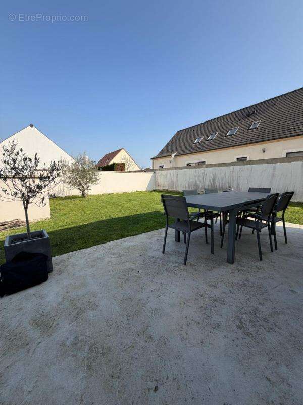 Maison à BELLEU