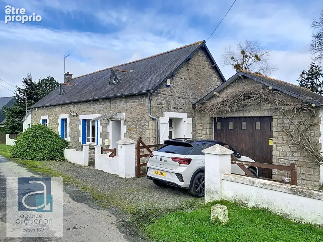 Maison à JUGON-LES-LACS