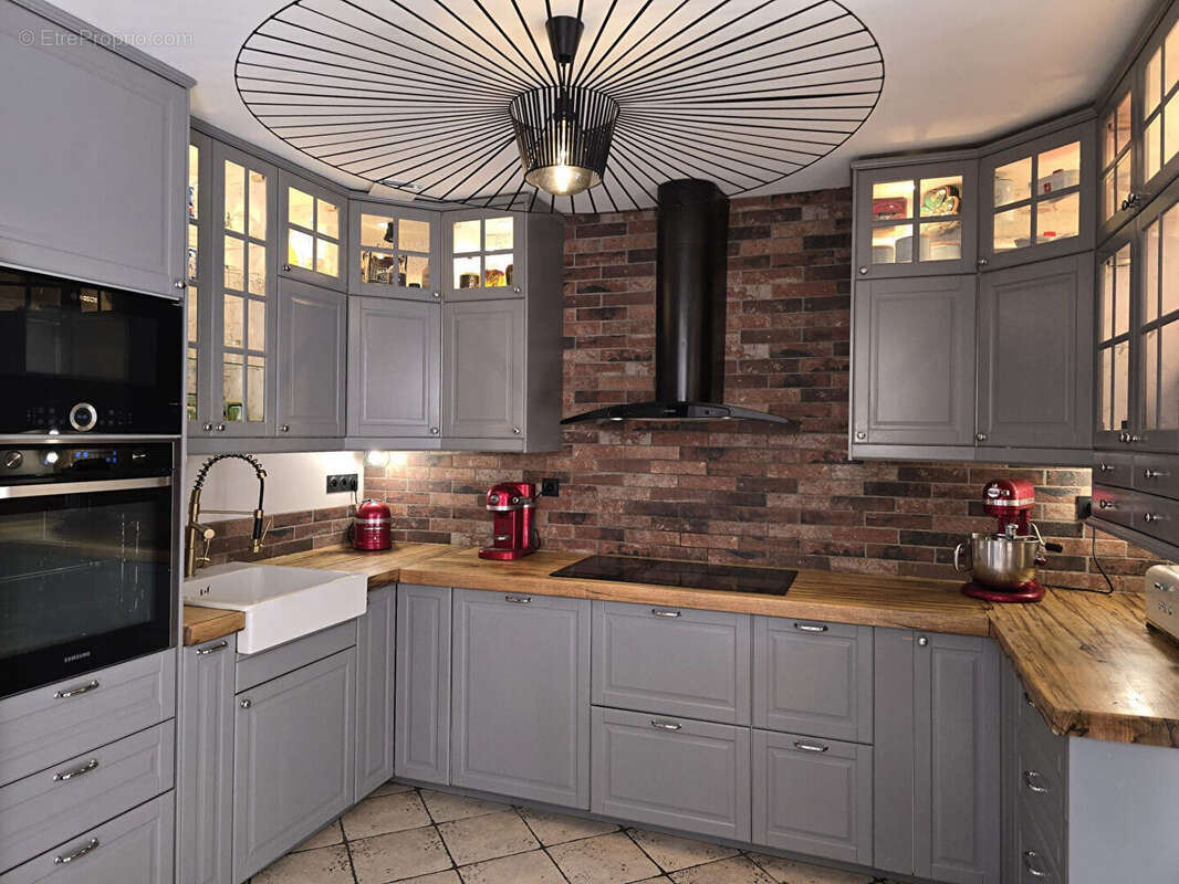 Maison à SAINT-VICTORET