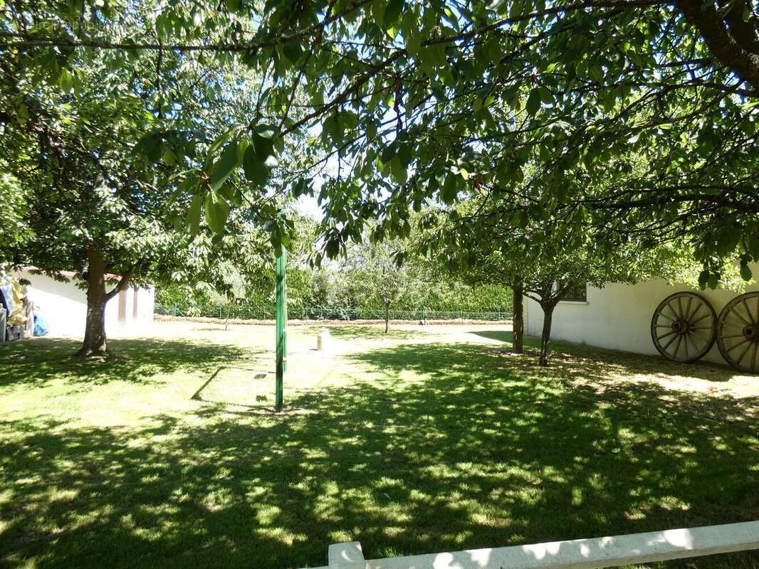 Maison à SAINT-OUEN-DE-THOUBERVILLE