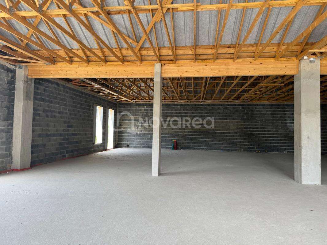 Local commercial 190m2 - photo 4
