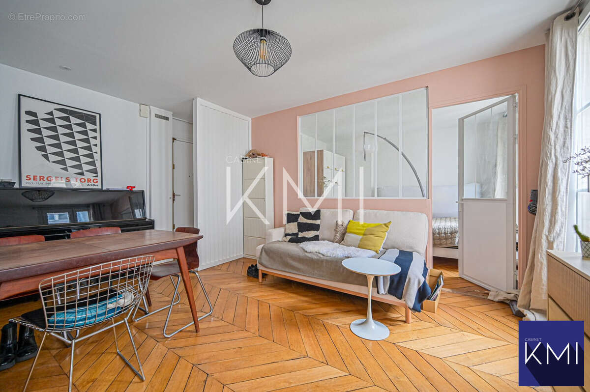 Appartement à PARIS-11E