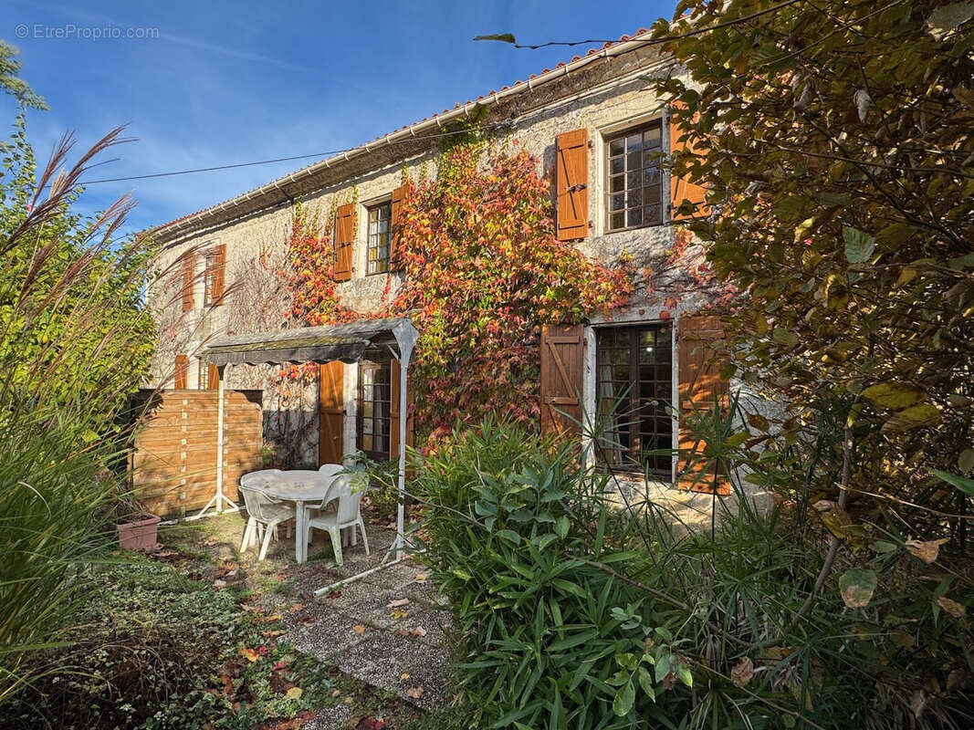 Maison à LA CHAPELLE-THEMER