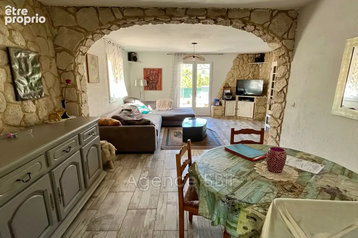 Maison 6 pièces 125 m² à vendre à Tourrette-Levens (06690) - photo 2