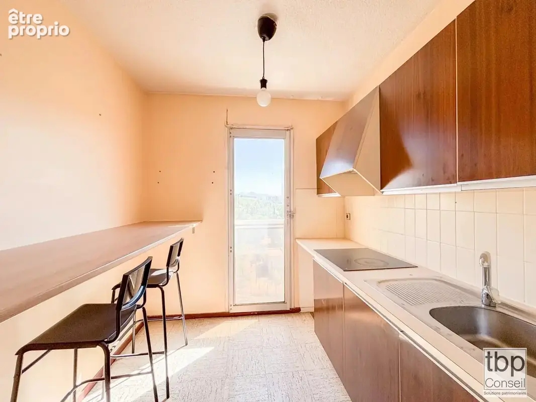 MARSEILLE TIMONE - Grand T2 avec balcon et cave - photo 4