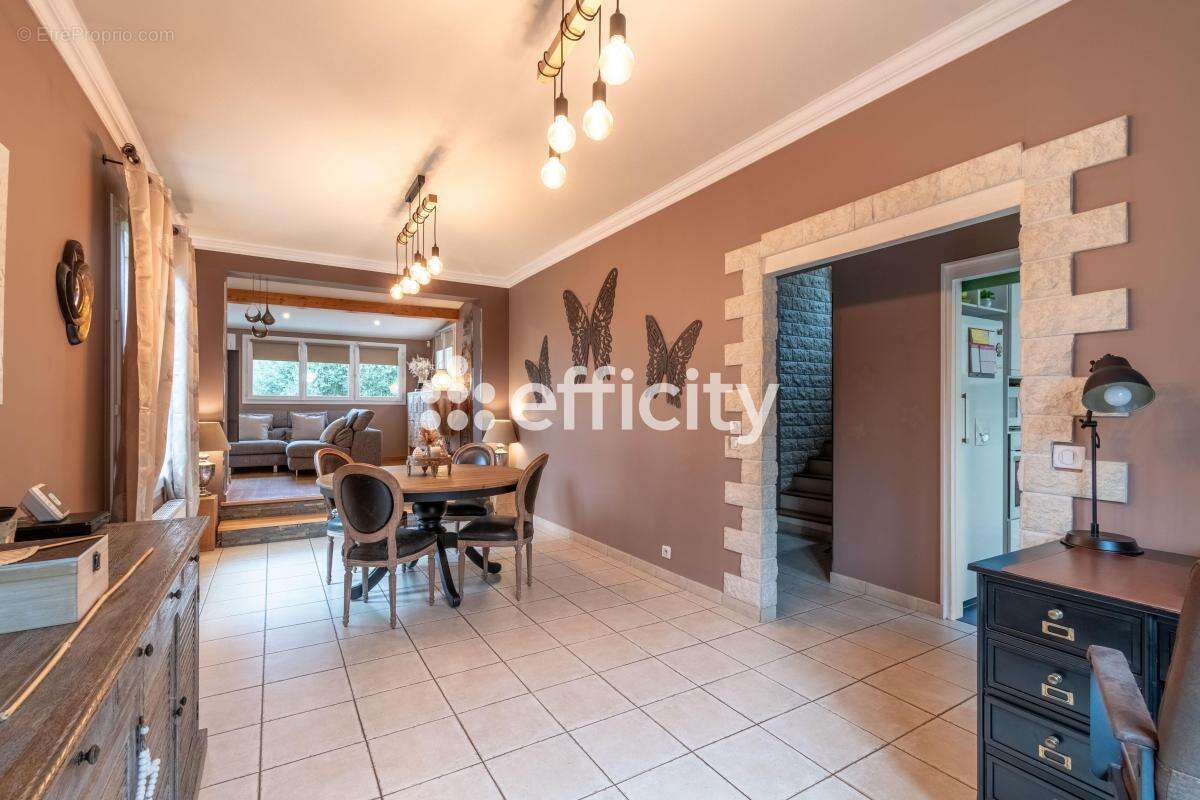 Maison à VILLENEUVE-LE-ROI