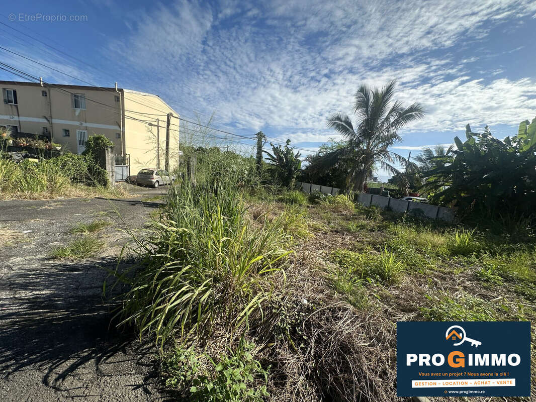 Terrain à SAINT-BENOIT