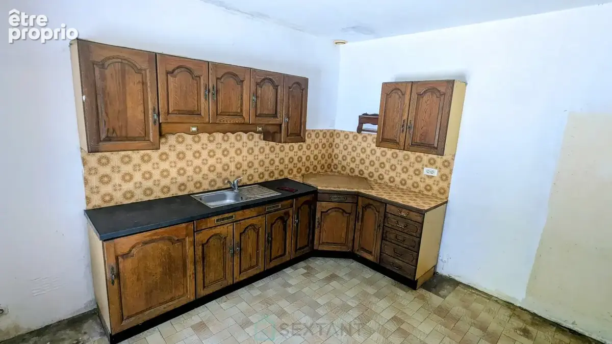 Maison familiale de 5 chambres à rénover  Sous-sol complet  Terrain de 8 291 m²  À 1,6 km de la Petite Mer de Gâvres - photo 9