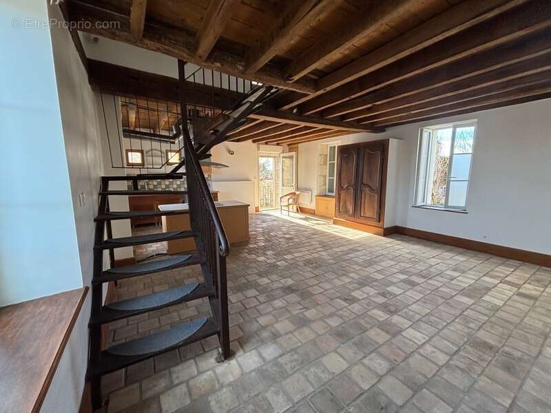 Appartement à JOUET-SUR-L'AUBOIS