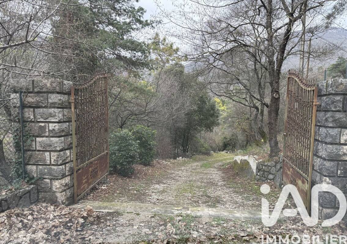 Photo 1 - Terrain à PEILLE