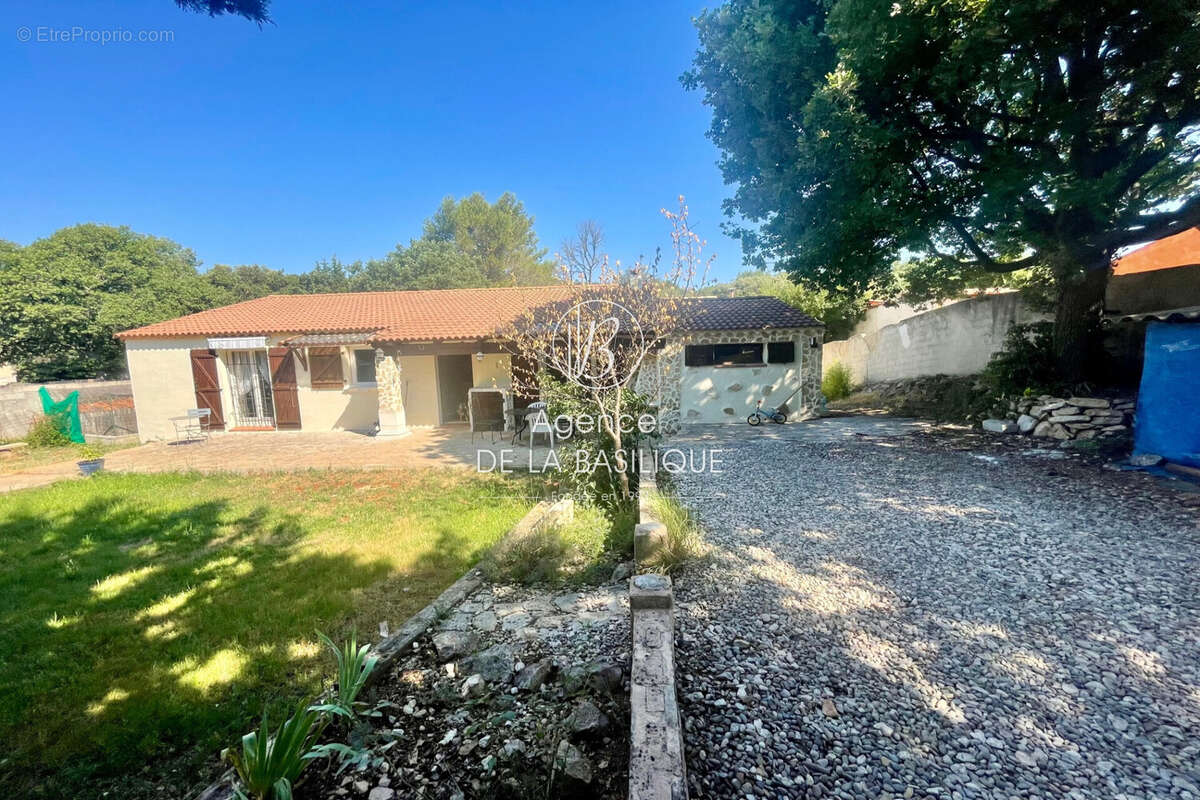 Maison à SAINT-MAXIMIN-LA-SAINTE-BAUME