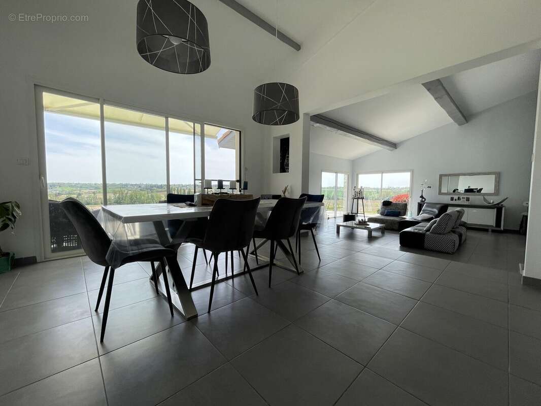 Maison 184 m² à Castelnau-Sur-Gupie  - photo 3