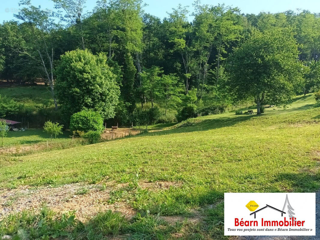 Terrain à SALIES-DE-BEARN