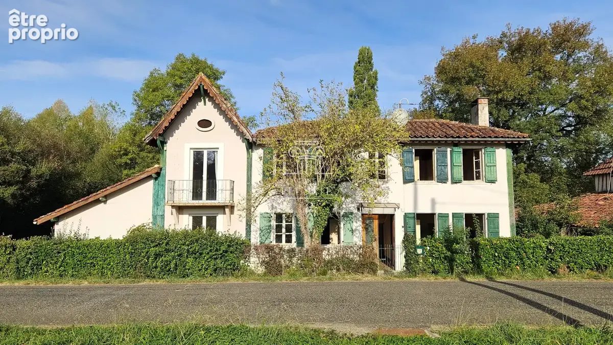 Maison à VIC-FEZENSAC