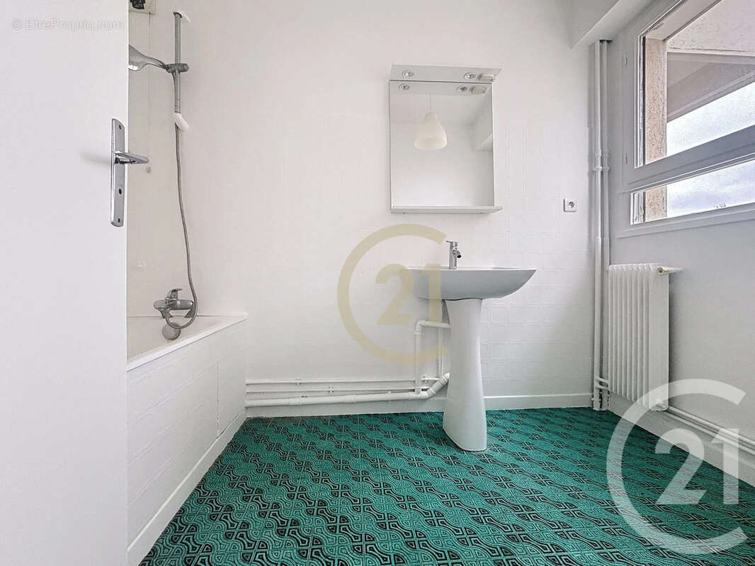 Appartement à PARIS-20E