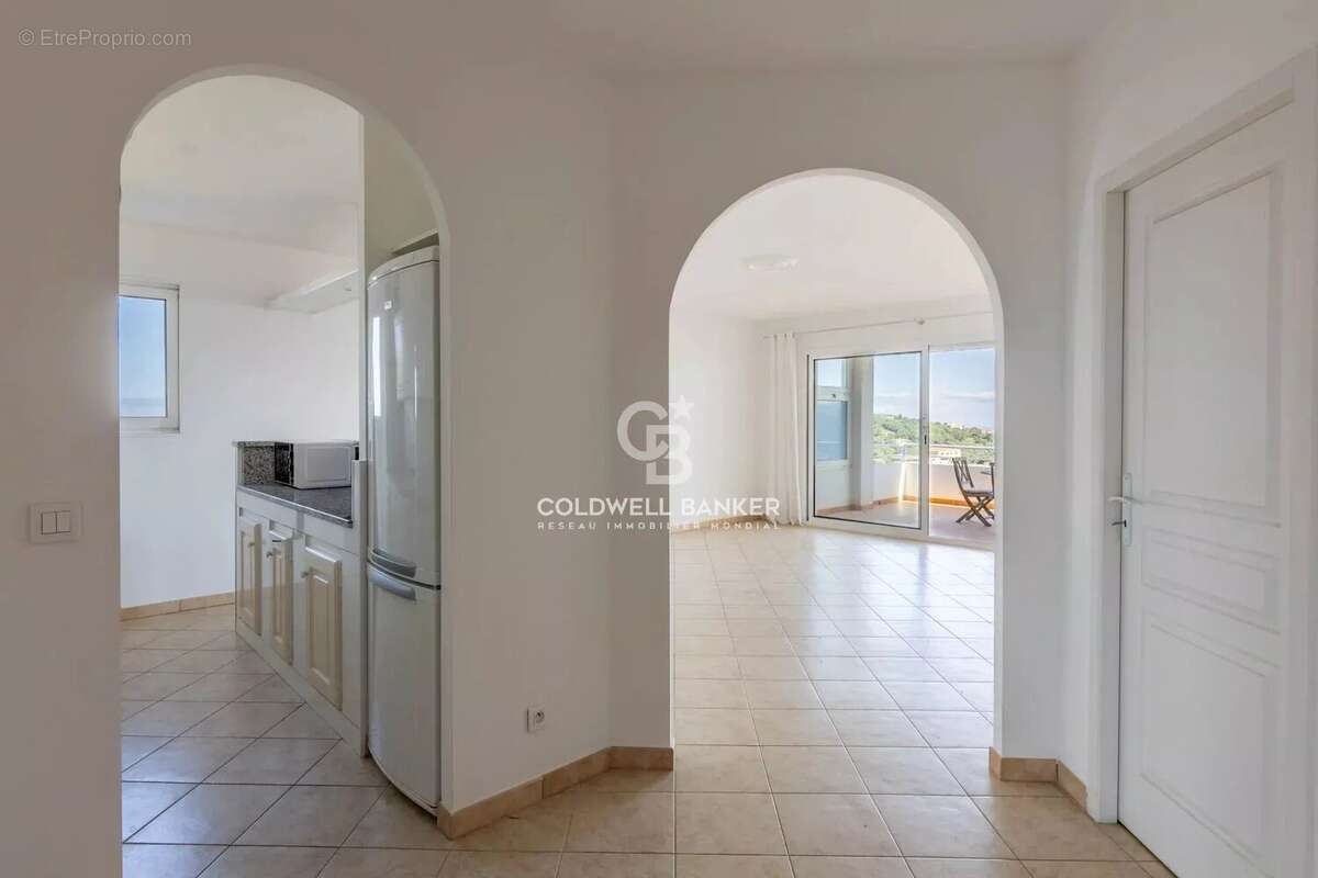 L'ile-rousse - Charmant T3 standing - vue mer imprenable - cave, parking & garage - photo 11