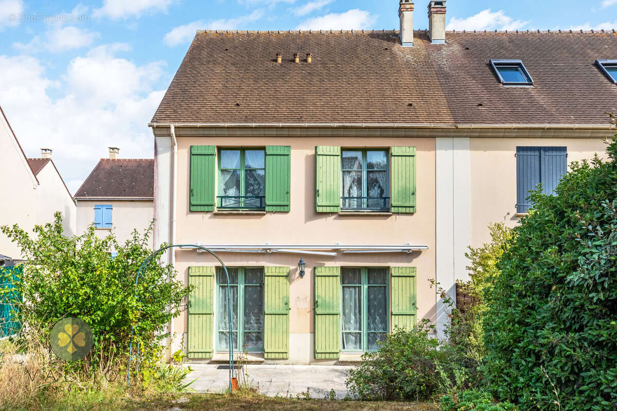 Maison à THOIRY