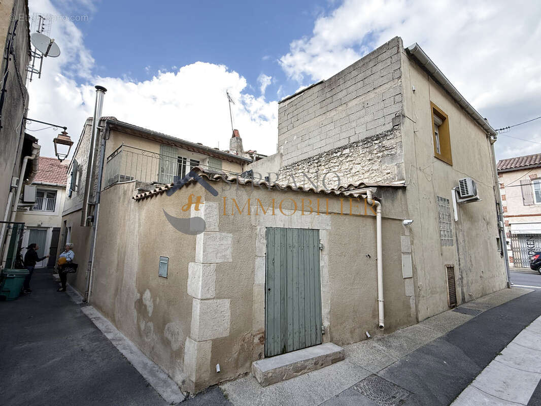 Maison à EYRAGUES