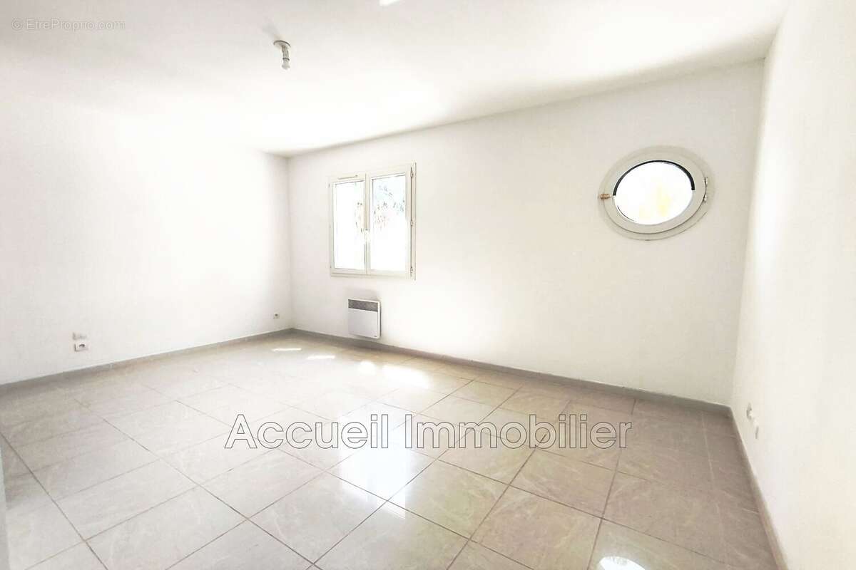 Maison 168 m² à Le Grau-Du-Roi  - photo 7