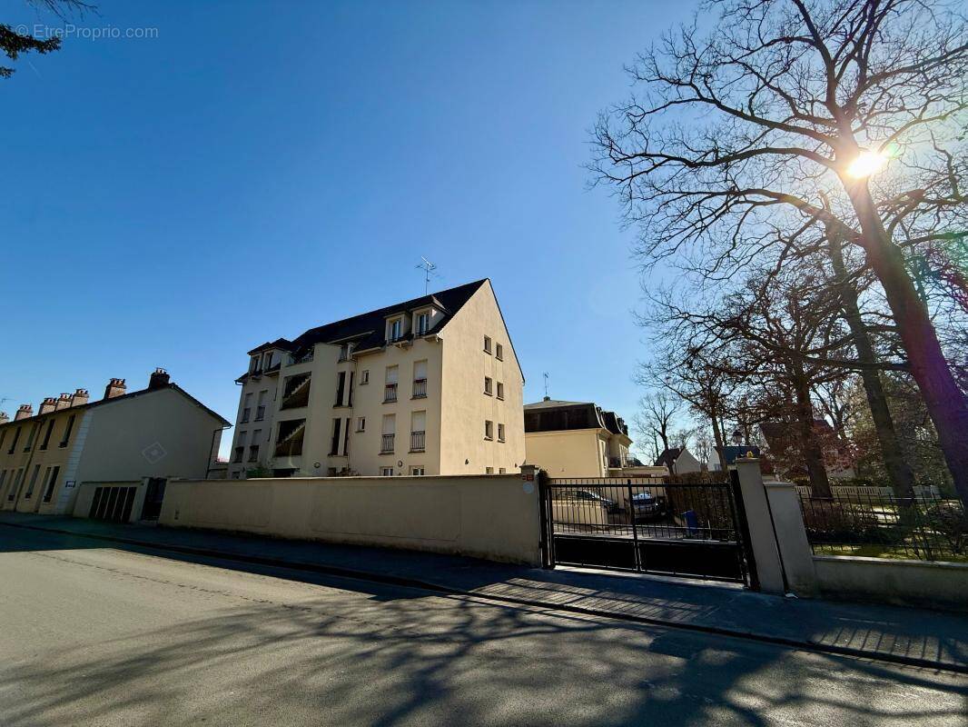 Appartement à LAMORLAYE
