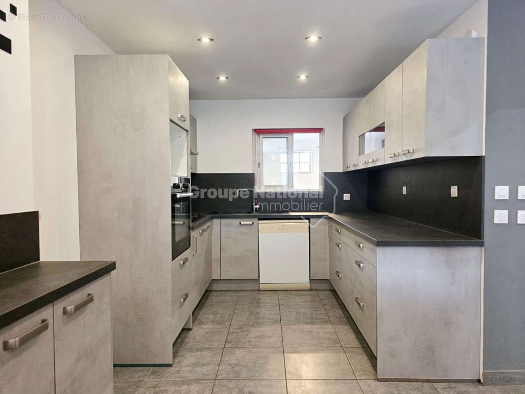 Maison à SAINT-CHAMAS