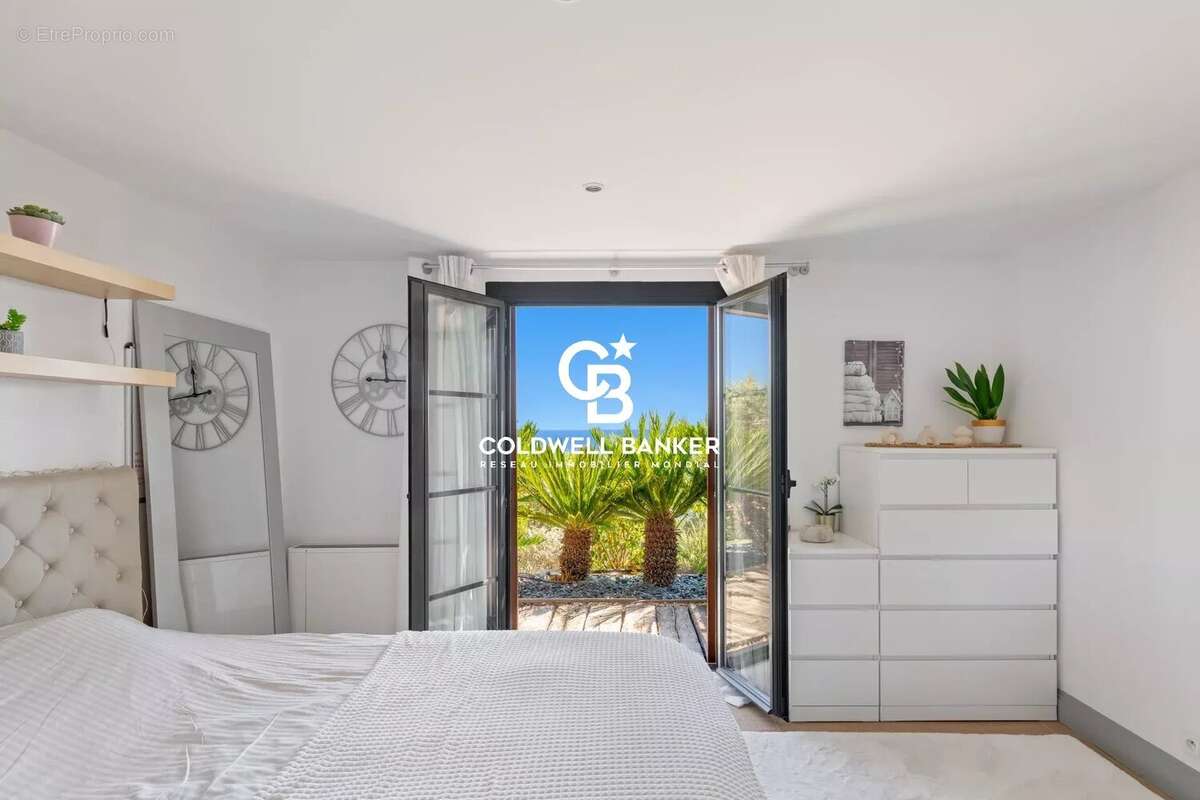 Maison à CARQUEIRANNE