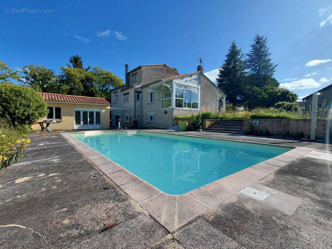 Maison à COULOUNIEIX-CHAMIERS