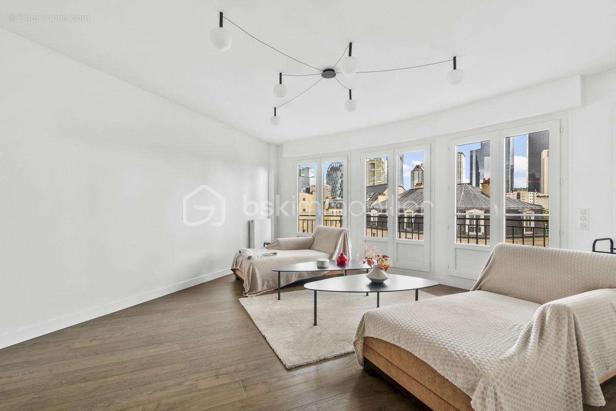 Appartement à COURBEVOIE