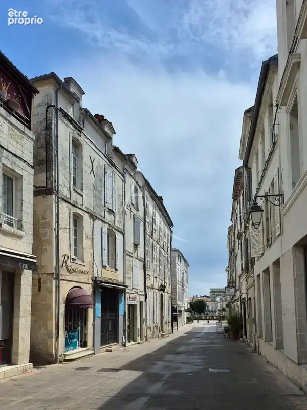 Maison à SAINTES