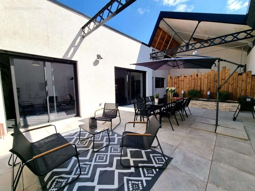 Maison 165 m² à Charlieu  - photo 2
