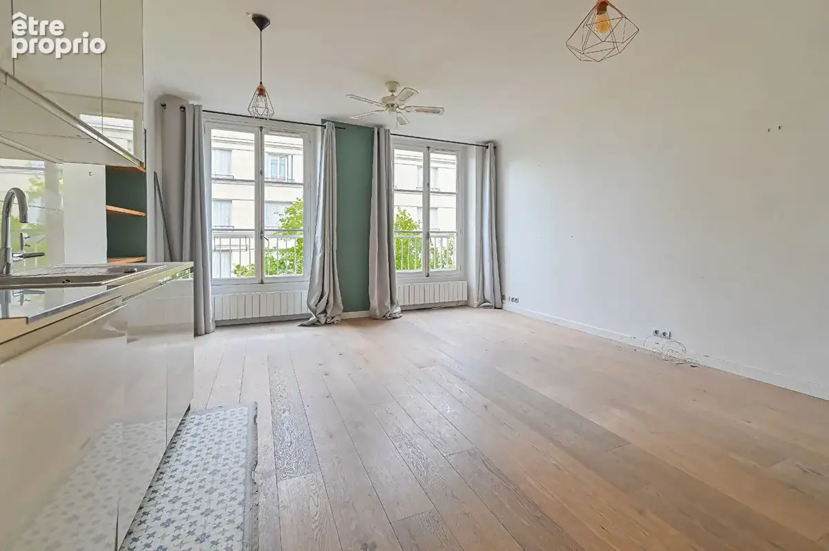 PARIS 10e - BELLEVILLE - Appartement Paris 2 pièce(s) 39 m2 - photo 2