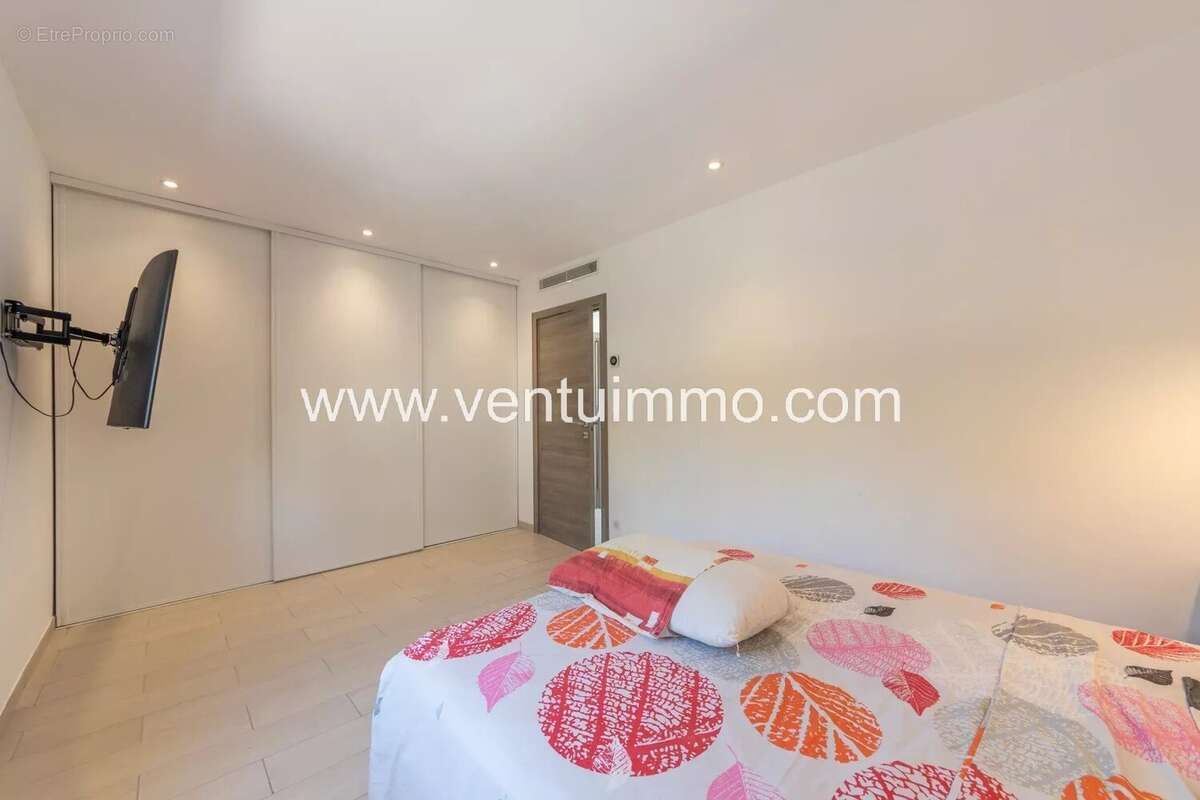 Cannes la bocca villa neuve avec jardin fleuri - photo 15