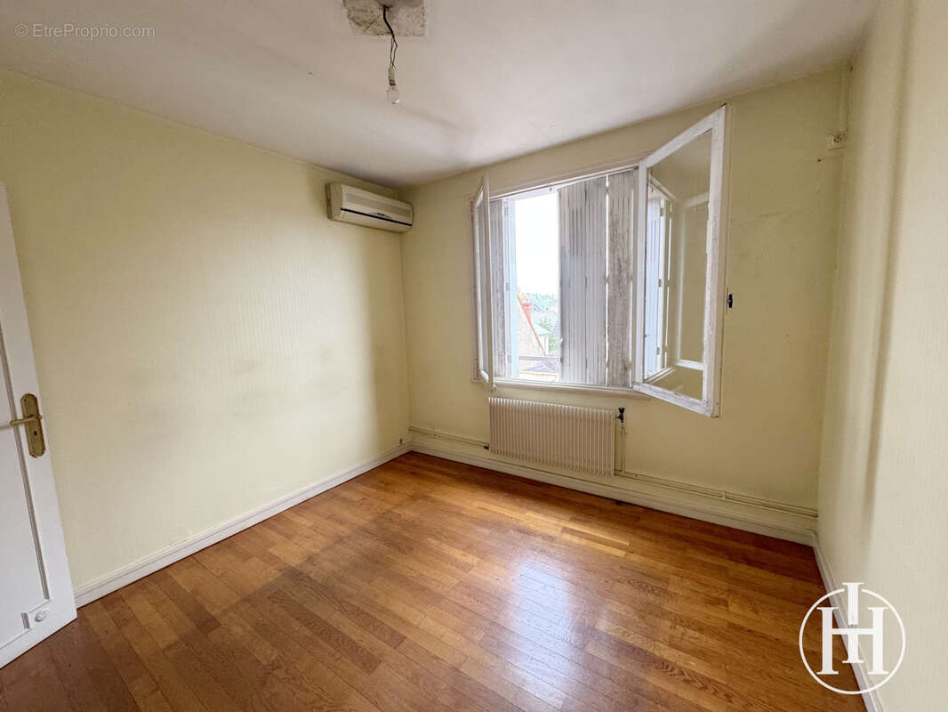 Appartement à SAINT-AMAND-MONTROND