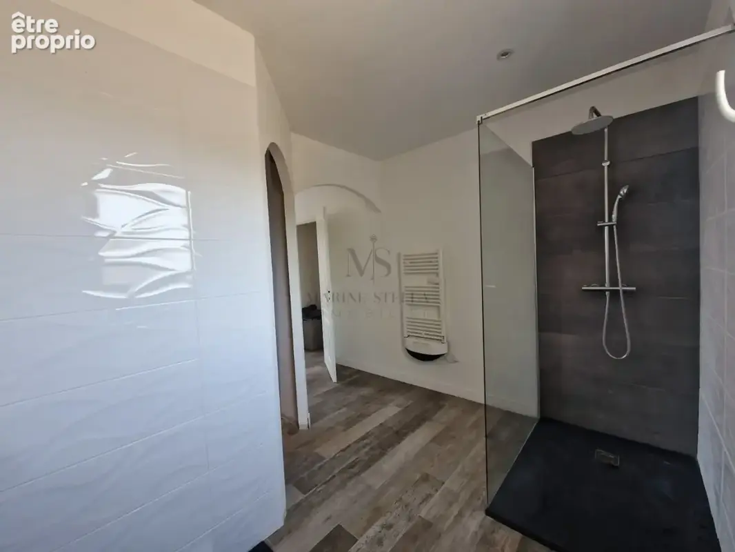 Ensemble Immobilier Rare  Trois Maisons, Piscine, Terrains Agricoles et Équipements pour Activité Animalière - photo 17