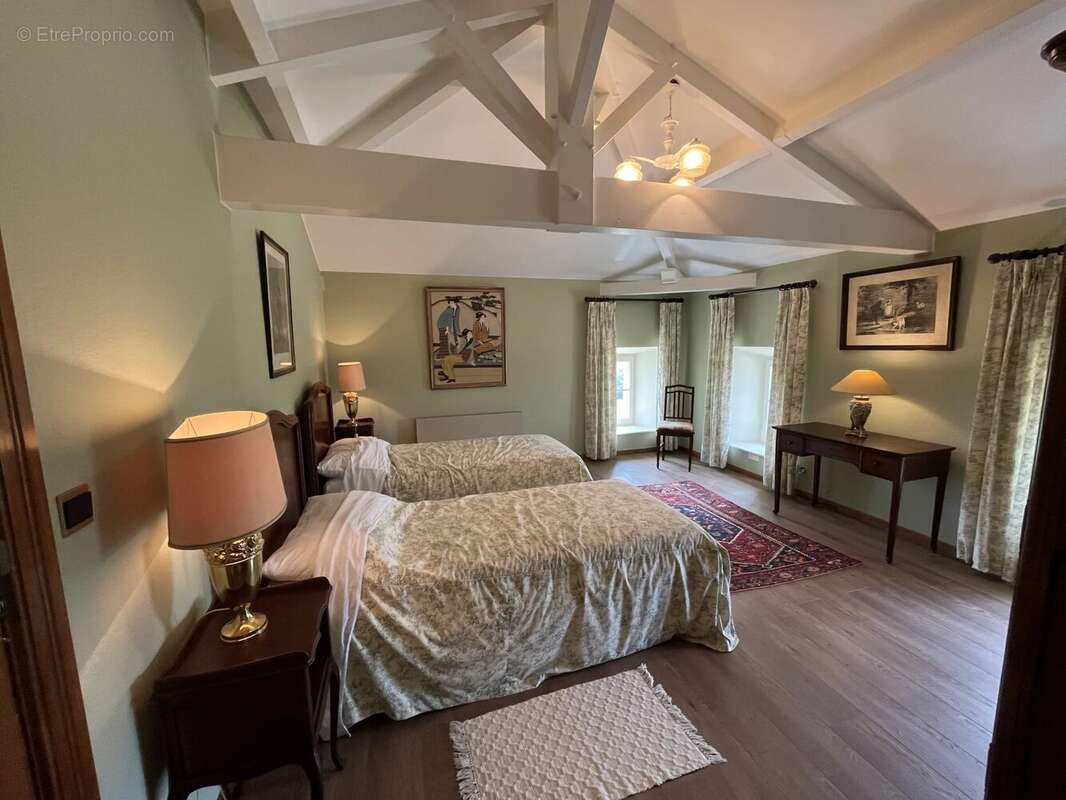 Maison à SAINT-GEORGES-DES-AGOUTS