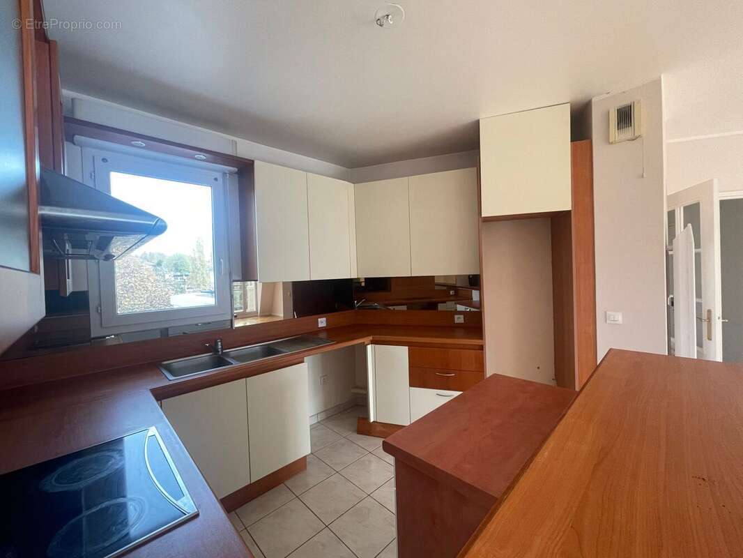 Appartement à LE PLESSIS-ROBINSON