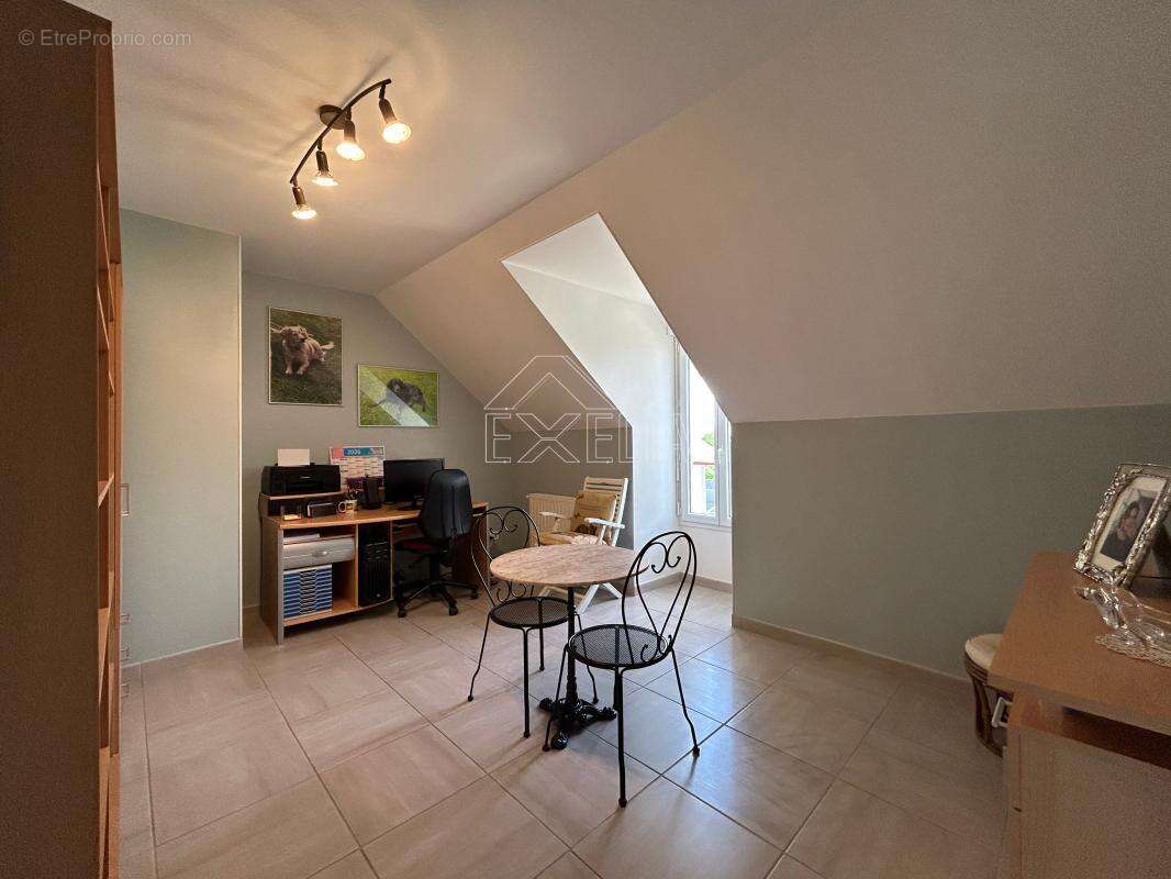 Superbe Propriété  6 pièces 130 m²  4 chambres à Buchelay - photo 17