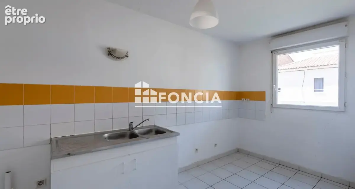 Miramas quartier des Chirons , appartement de type 3 Bis , terrasse et parking - photo 6