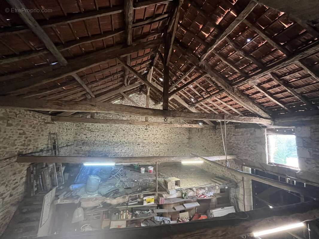 Maison à SAINT-SAUD-LACOUSSIERE