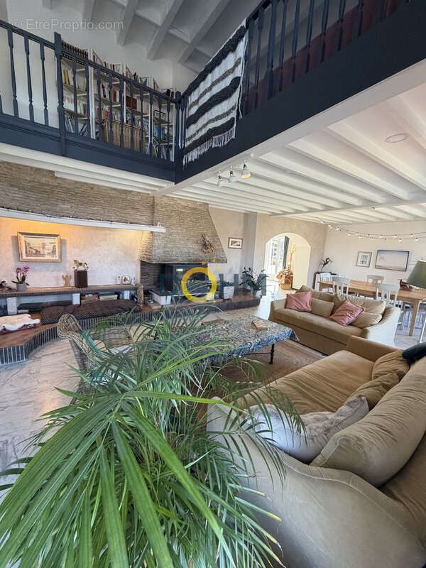 Maison à MONTROND-LES-BAINS