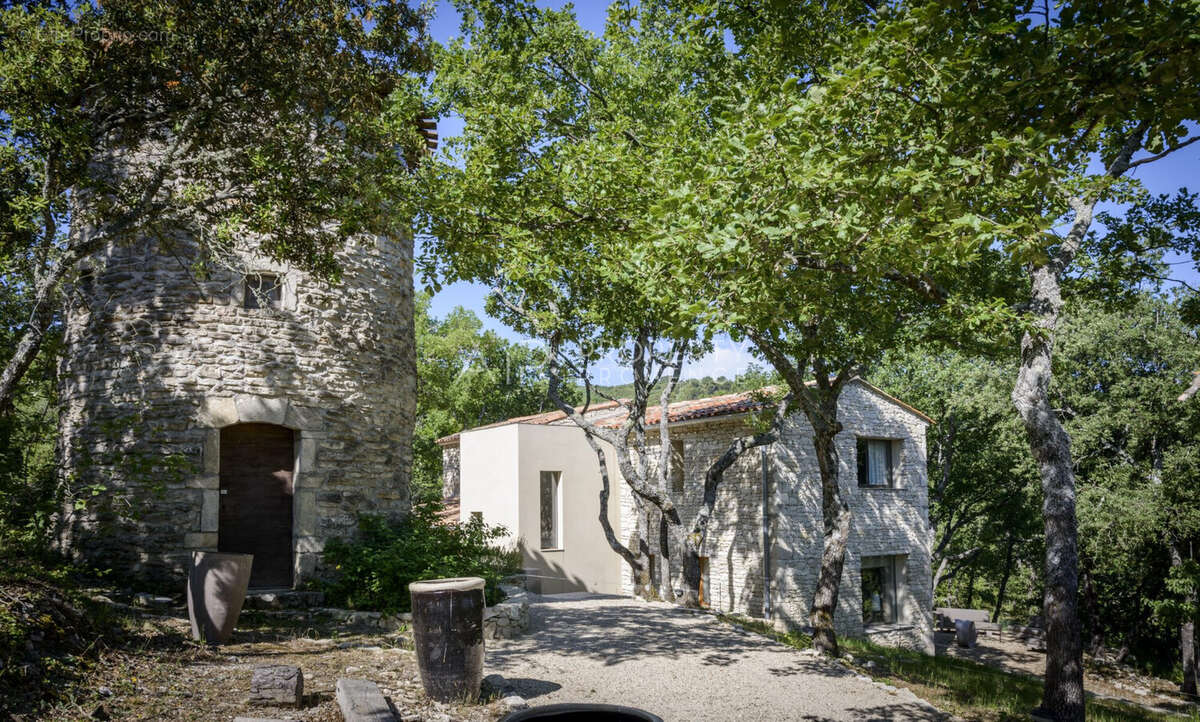 pigeonier - Maison à BONNIEUX