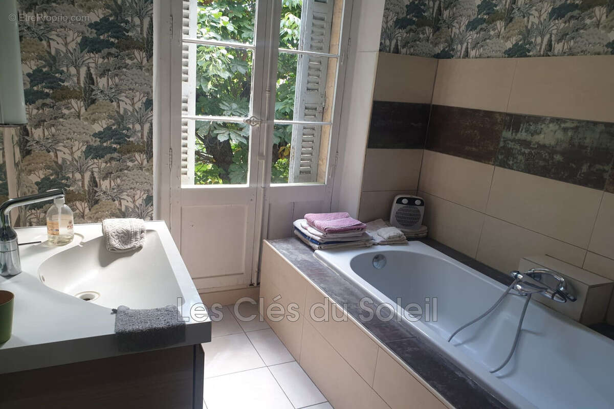 Maison 173 m² à Tourves  - photo 8