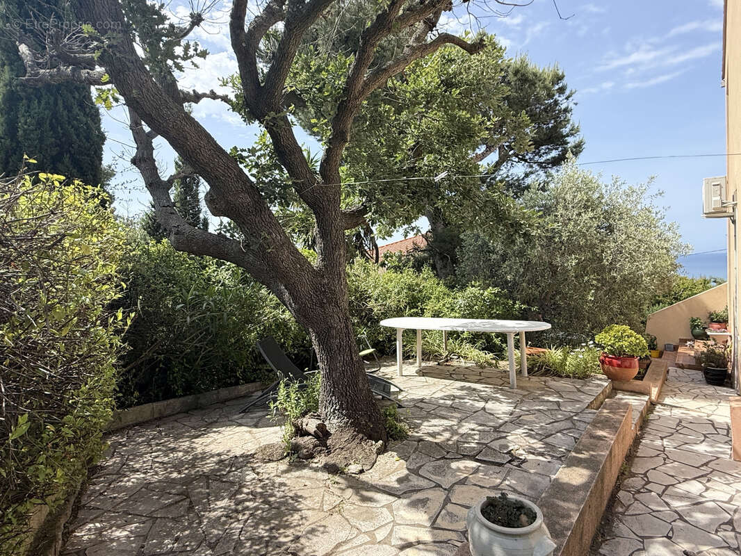 Appartement à SIX-FOURS-LES-PLAGES