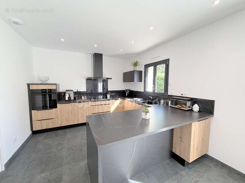 Maison contemporaine de plain-pied 128 m² habitables – DPE A – 3 chambres – Romorantin-Lanthenay (41200) - photo 5